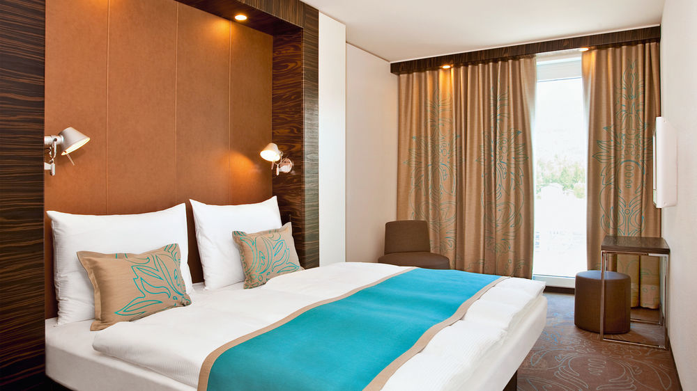 Motel One Frankfurt-Eastside Frankfurt nad Menem Zewnętrze zdjęcie