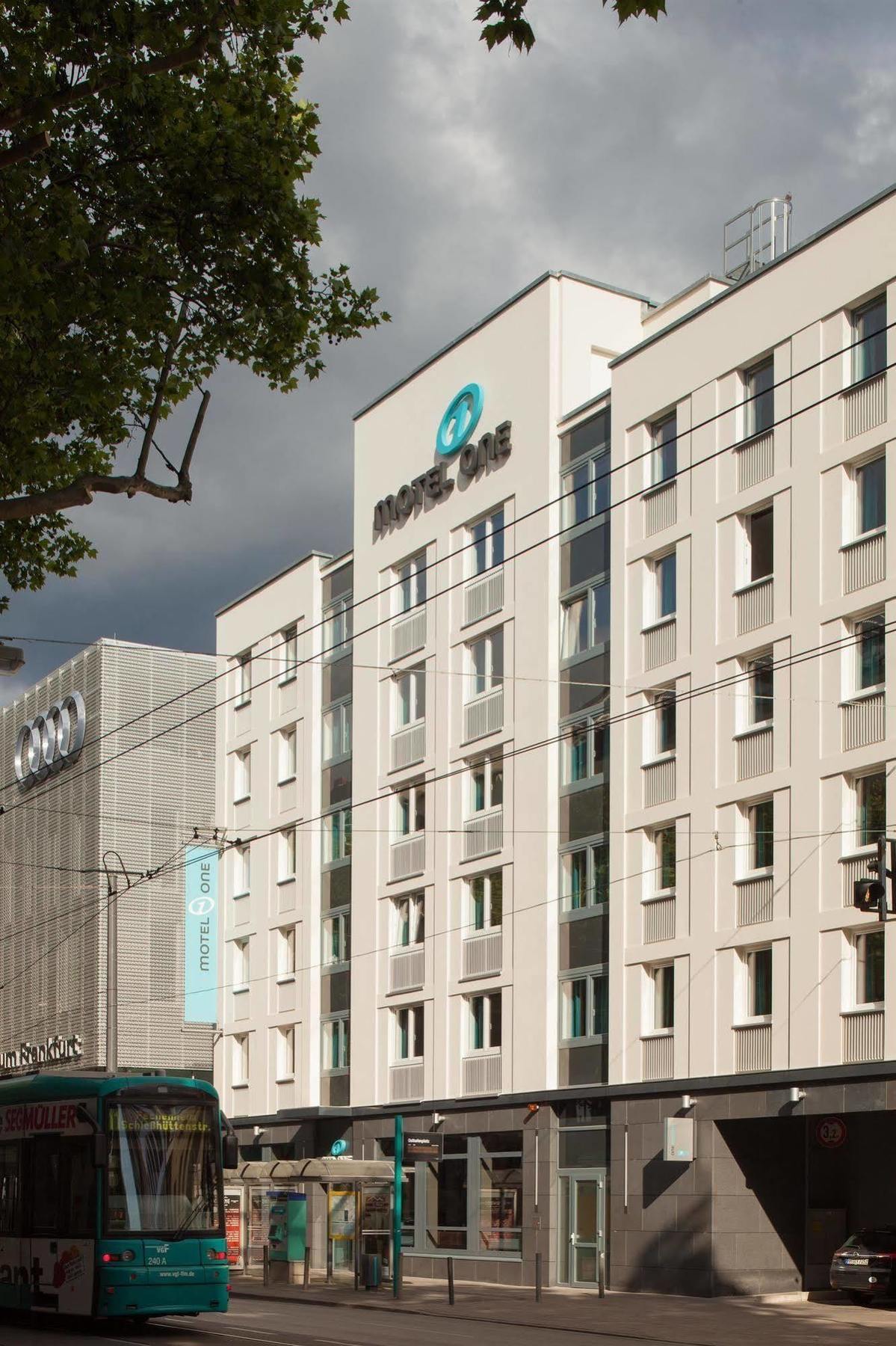 Motel One Frankfurt-Eastside Frankfurt nad Menem Zewnętrze zdjęcie