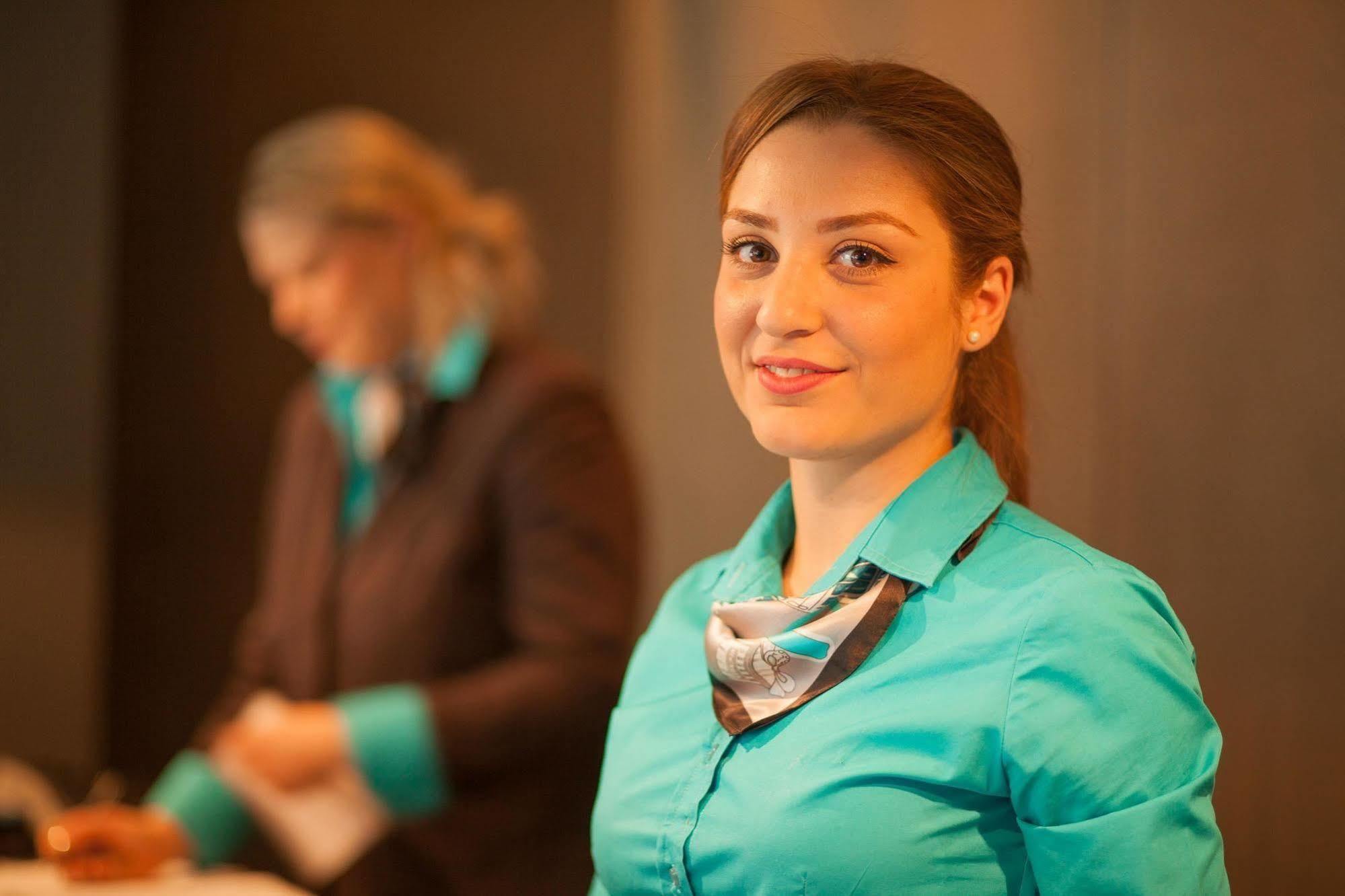 Motel One Frankfurt-Eastside Frankfurt nad Menem Zewnętrze zdjęcie