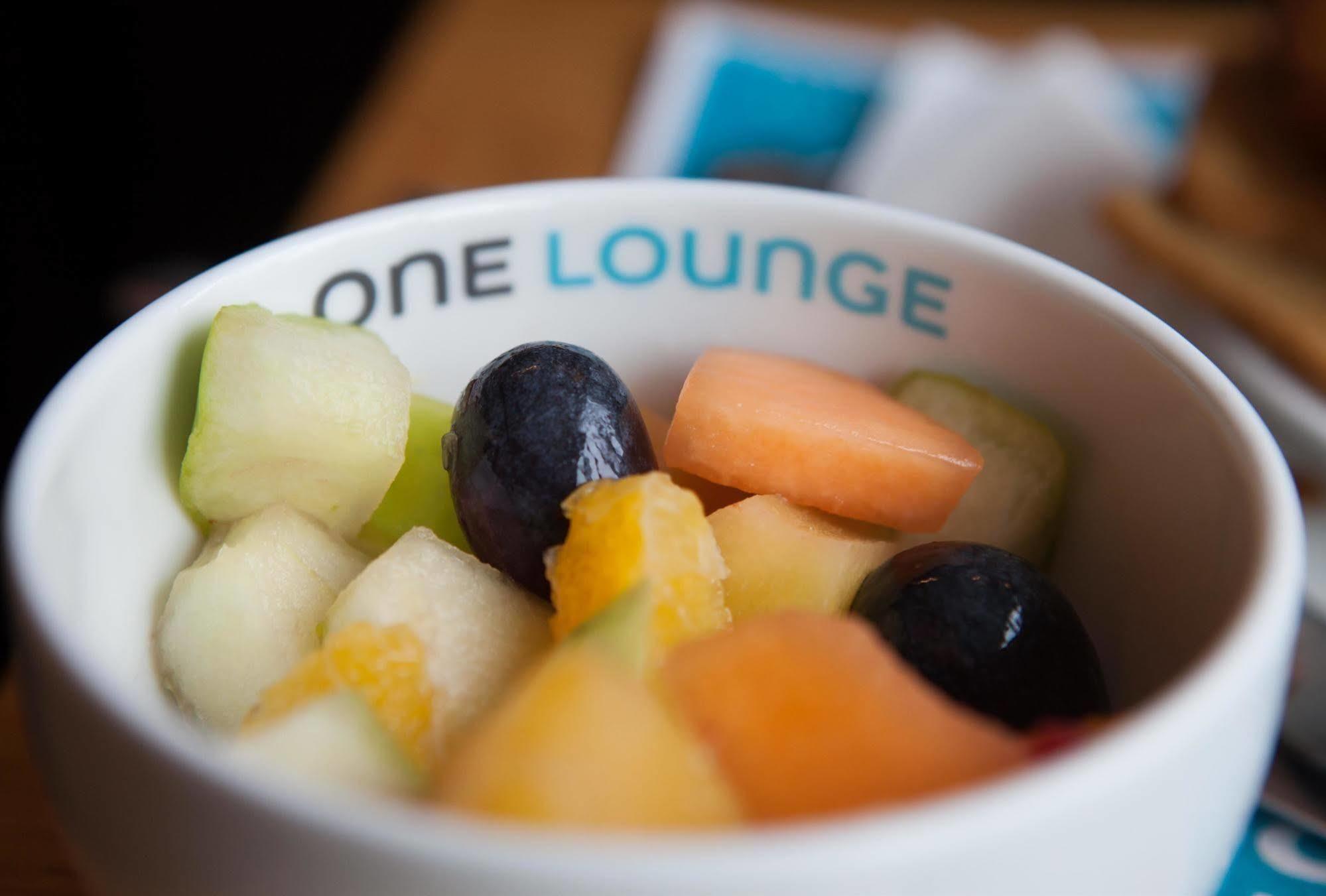 Motel One Frankfurt-Eastside Frankfurt nad Menem Zewnętrze zdjęcie